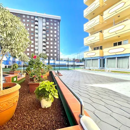 Apartment With Ocean Views In Playa Jardin Daire *