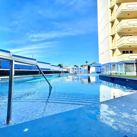 Apartment With Ocean Views In Playa Jardin