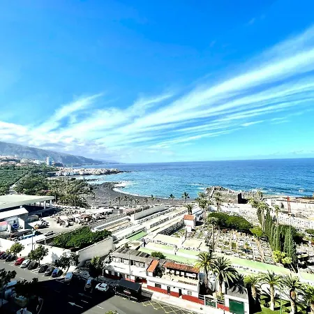 Apartment With Ocean Views In Playa Jardin